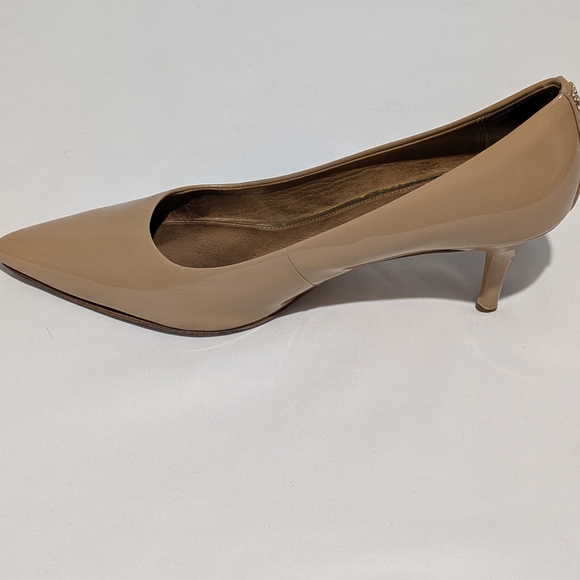 Coach Women's Beige Patent Leather Heels - Picture 5 of 8